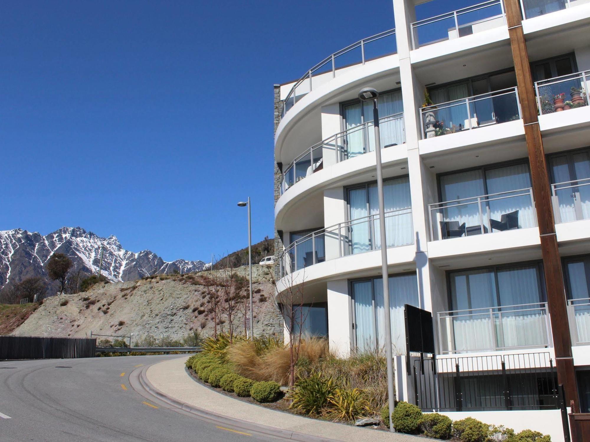 Queenstown Village Apartments Экстерьер фото